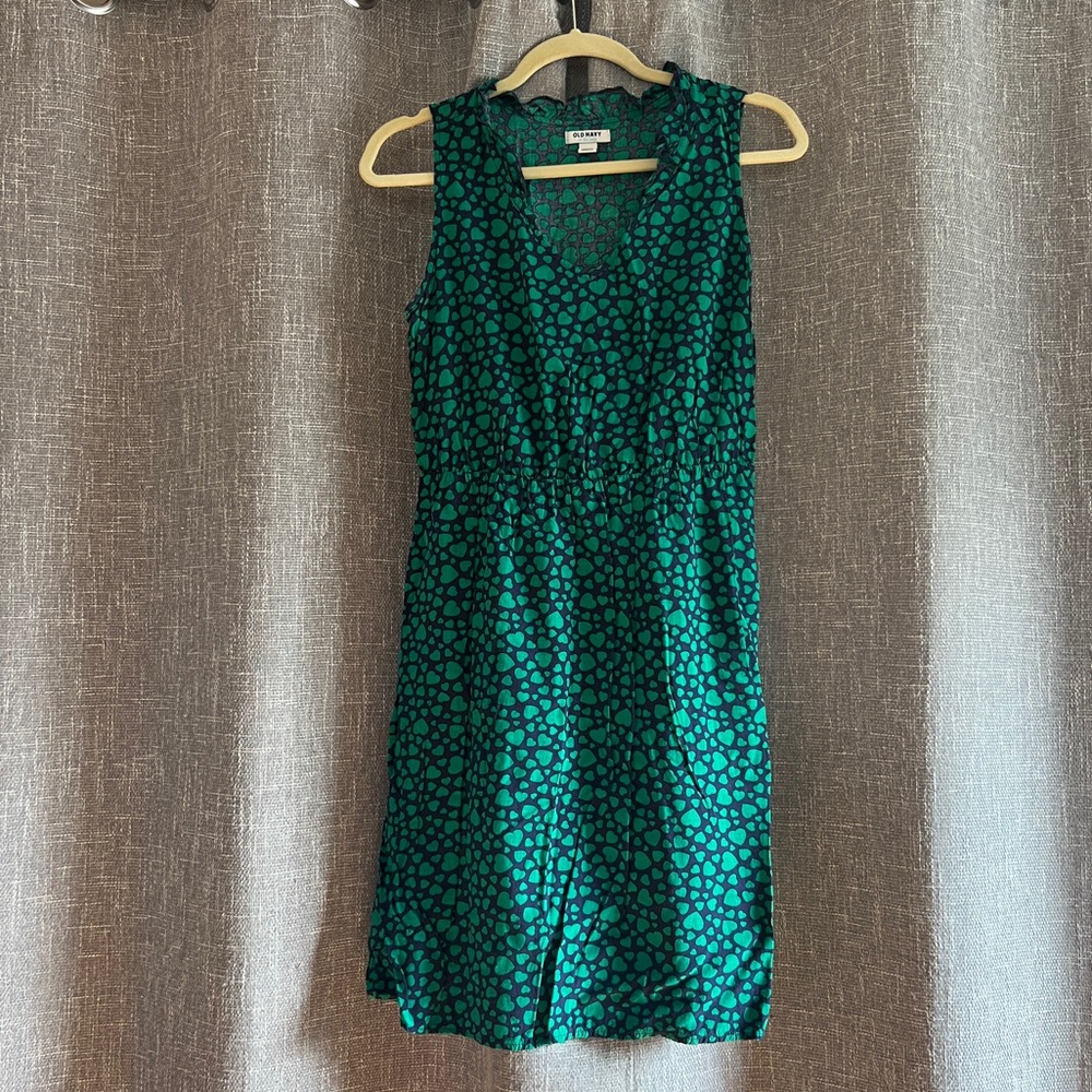 Old Navy sleeveless sun dress - navy blue with cute green heart pattern - Small